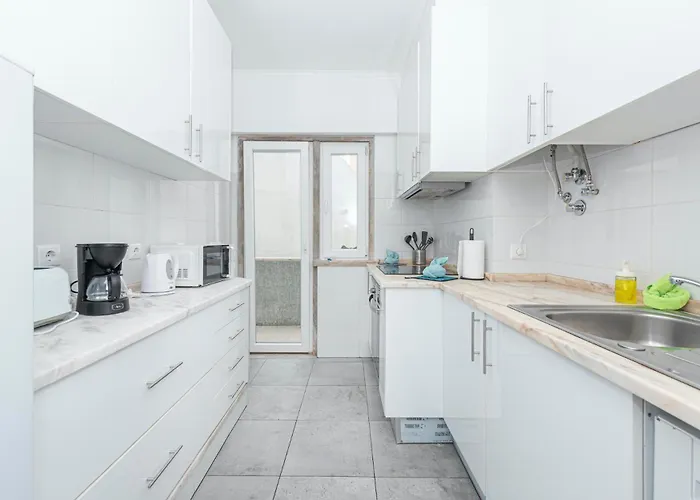 Appartement Houze Spacious Near Marques De Pombal *